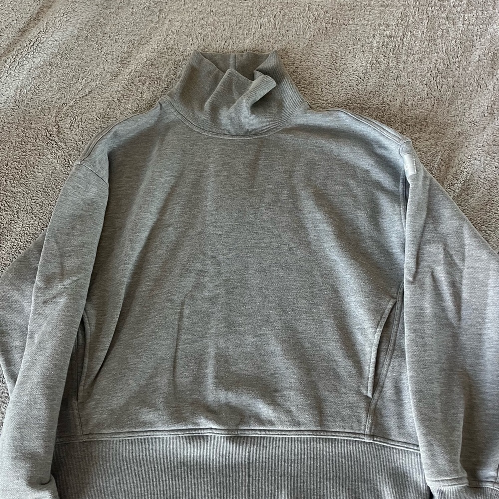 Alo Yoga hazy mock neck